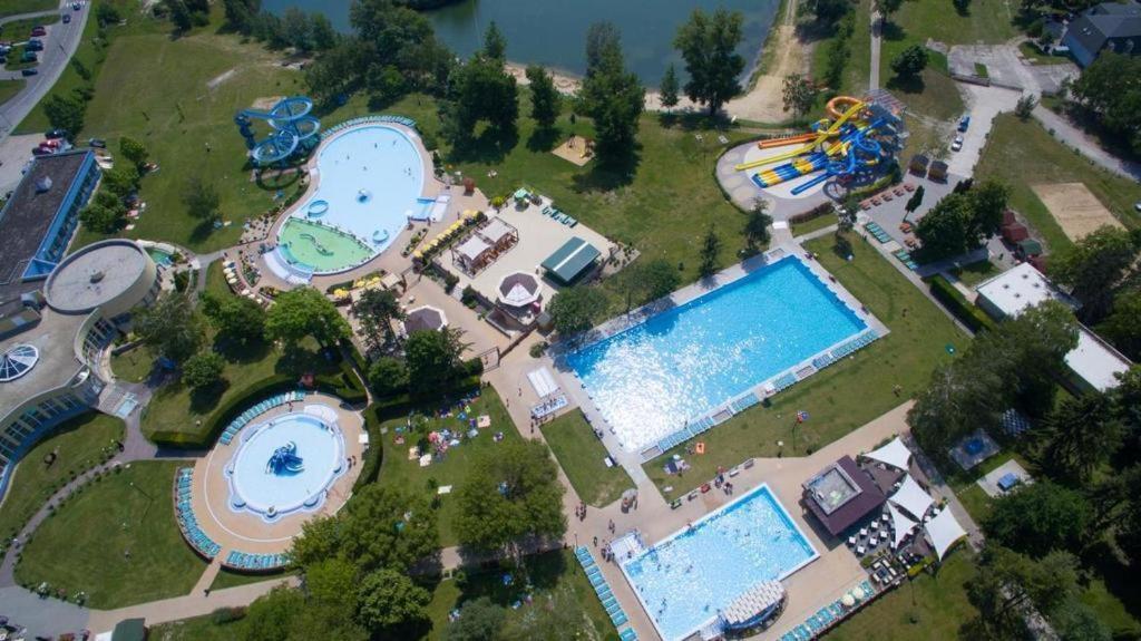 Villa Dunaj Dunajská Streda Exteriör bild