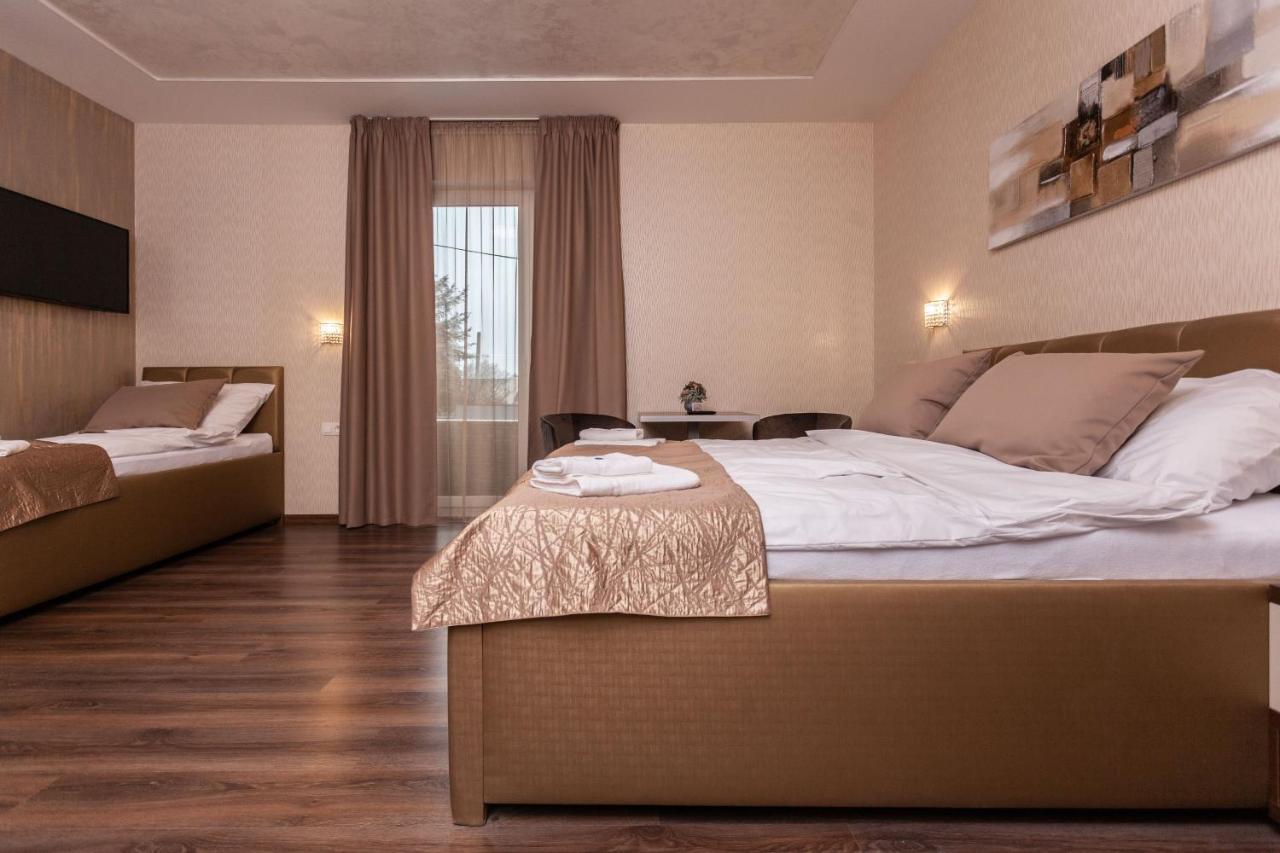 Villa Dunaj Dunajská Streda Exteriör bild